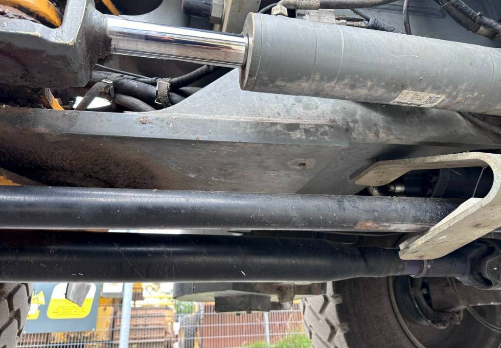 Wheel loader Liebherr L 514 Stereo +30 Kmh Klima 3er Kreis Greifschaufel: picture 39 Wheel loader Liebherr L 514 Stereo +30 Kmh Klima 3er Kreis Greifschaufel: picture 39