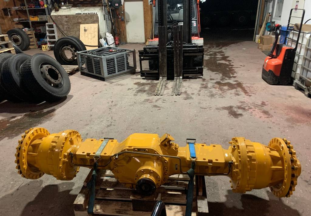 Volvo L220 E-F Achse - Axle - Hubgerüst - short boom - Wheel loader: picture 3 Volvo L220 E-F Achse - Axle - Hubgerüst - short boom - Wheel loader: picture 3