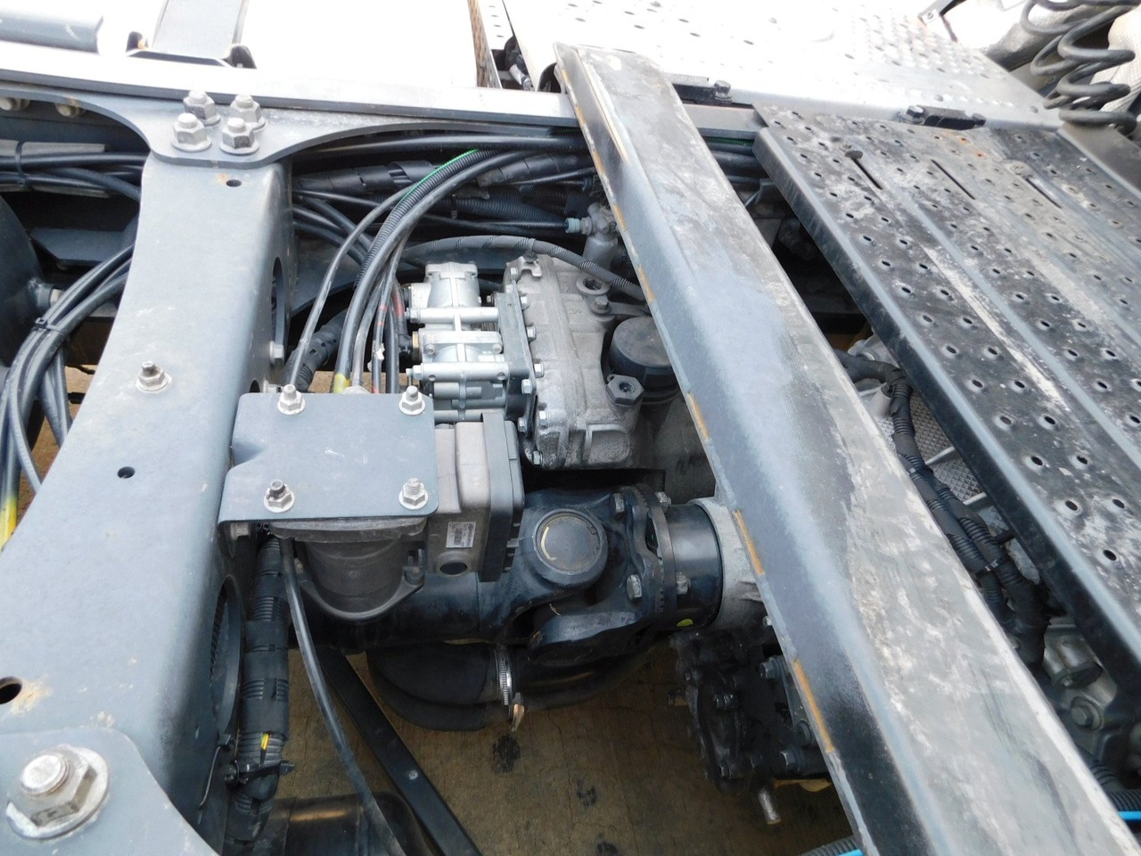 Tractor unit Ford F max ll 4x2 scab e6 eco 16spdamt ecotorq: picture 8