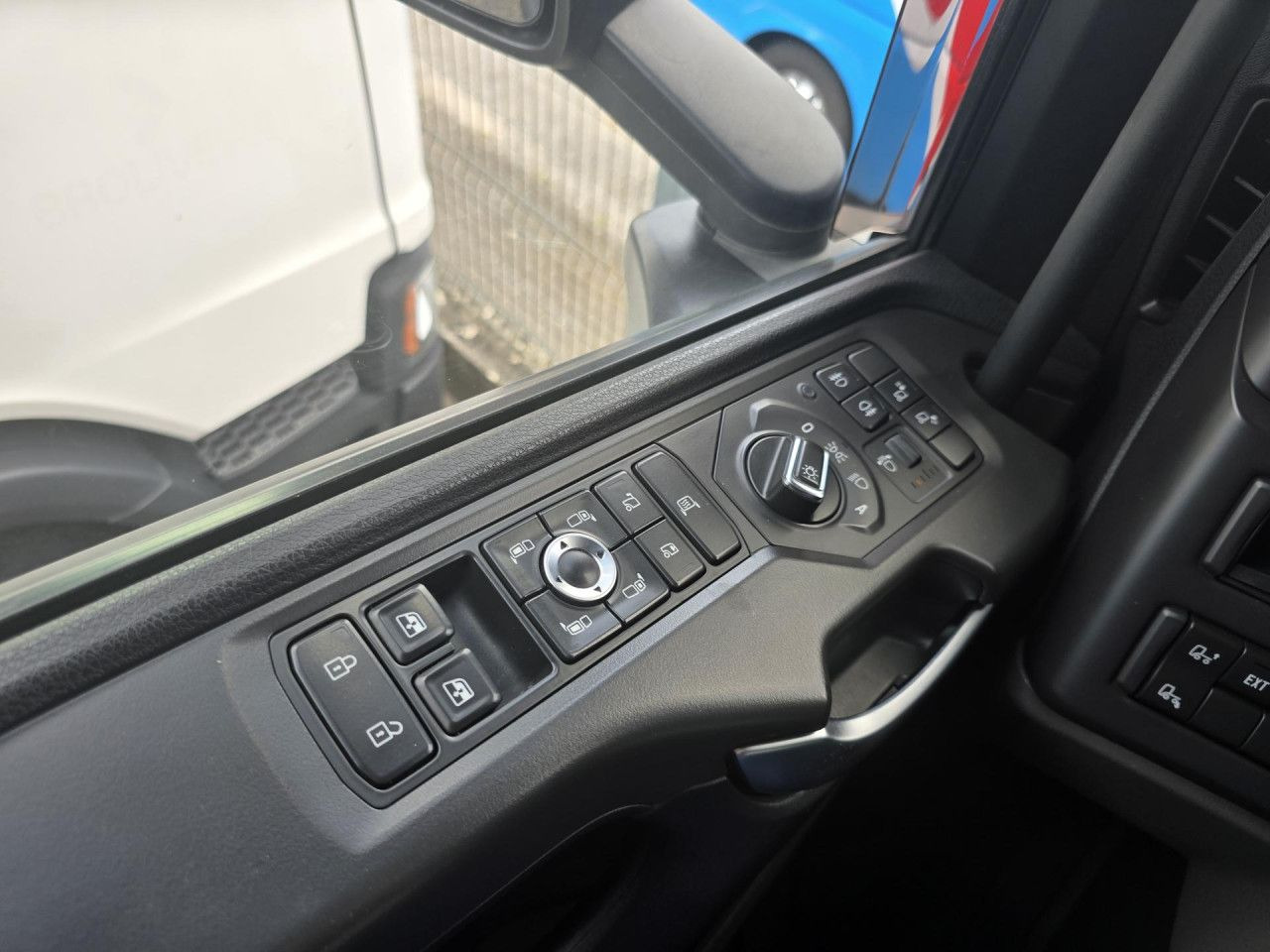 UVES05250009 - Tractor unit: picture 5 UVES05250009 - Tractor unit: picture 5