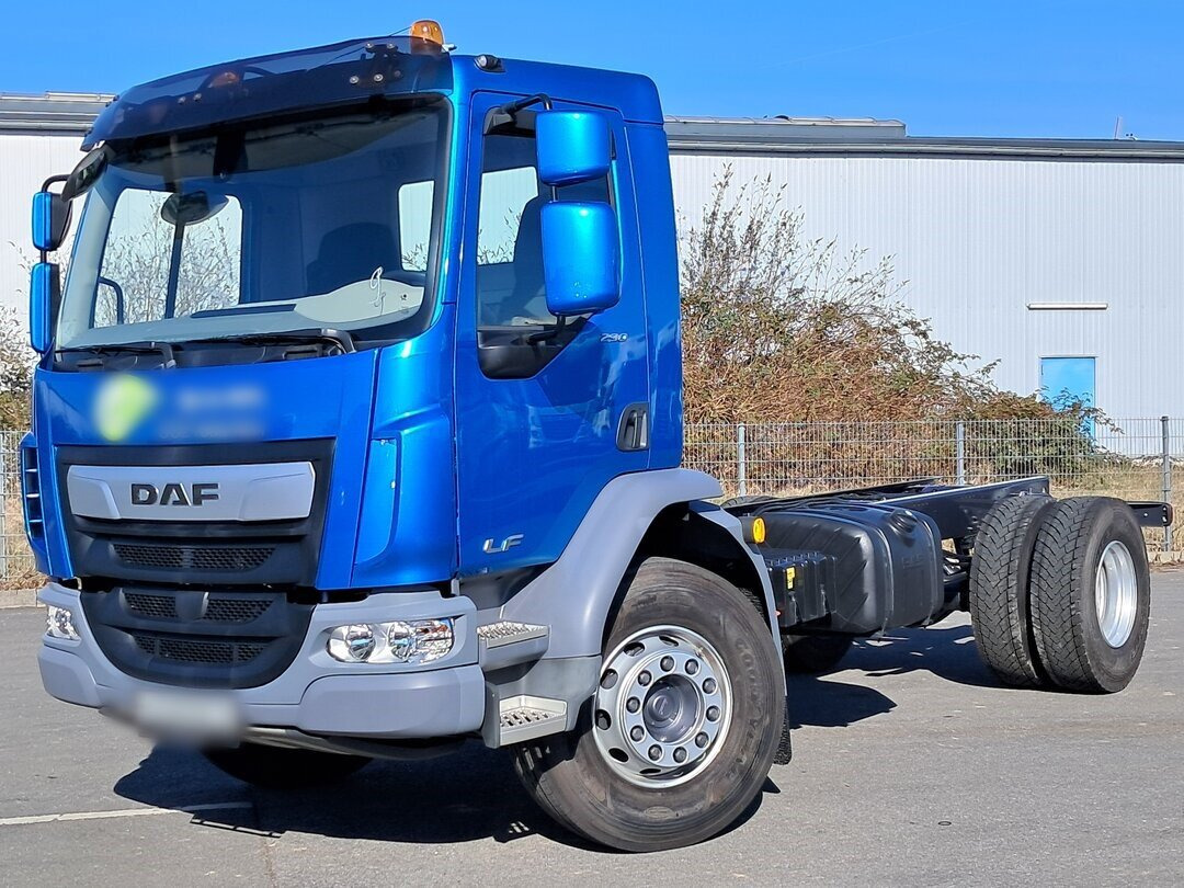 DAF LF 290 FA 4x2 LF 290 FA 4x2, Nebenantrieb, Navi, Abrollanlage HYVA T12-45 - Hook lift truck: picture 5 DAF LF 290 FA 4x2 LF 290 FA 4x2, Nebenantrieb, Navi, Abrollanlage HYVA T12-45 - Hook lift truck: picture 5