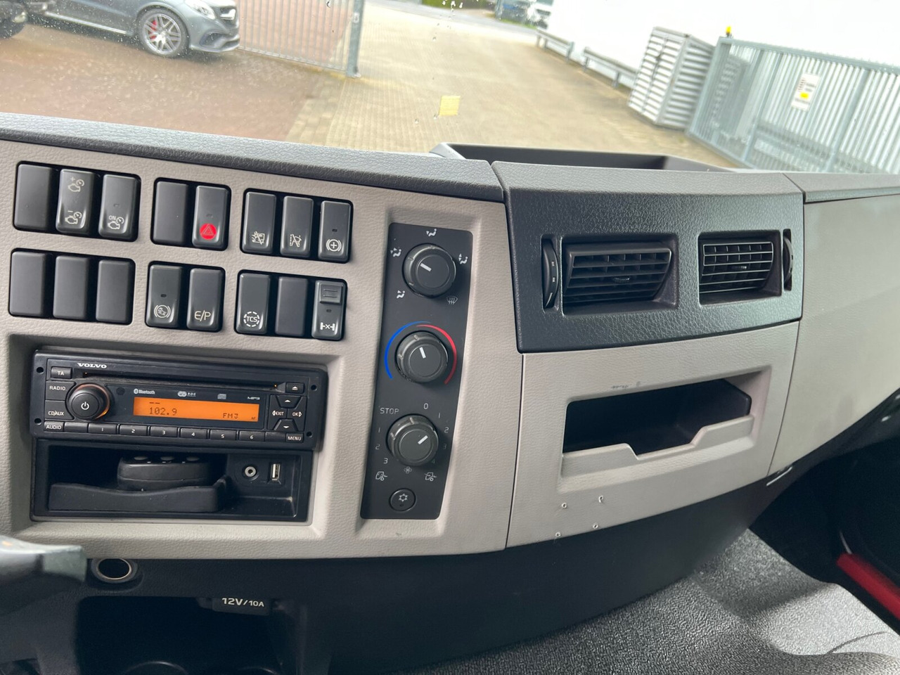 FE 320 4x2 FE 320 4x2 mit Zepro LBW - Box truck: picture 5 FE 320 4x2 FE 320 4x2 mit Zepro LBW - Box truck: picture 5