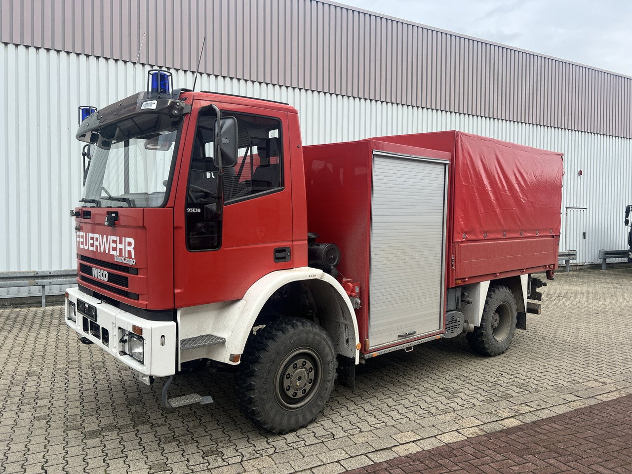 FF 95 E 18 4x4 FF 95 E 18 4x4, Feuerwehr - Ambulance: picture 1 FF 95 E 18 4x4 FF 95 E 18 4x4, Feuerwehr - Ambulance: picture 1