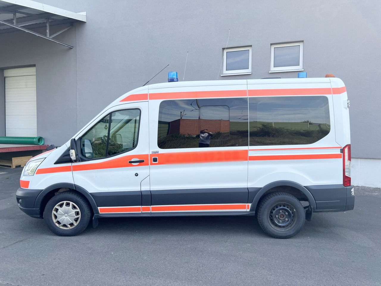 Ambulance Ford Transit 2.2 TDCI 4x2 Transit 2.2 TDCI 4x2, Krankentransporter: picture 14