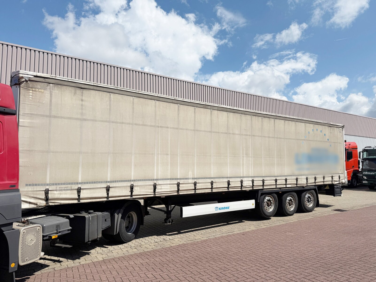 Krone SDP 27 eLCQ4-CS Coil Liner SDP 27 eLCQ4-CS Coil Liner, Coilmulde, Liftachse, Nachlauflenkachse, Edscha - Dropside/ Flatbed semi-trailer: picture 1 Krone SDP 27 eLCQ4-CS Coil Liner SDP 27 eLCQ4-CS Coil Liner, Coilmulde, Liftachse, Nachlauflenkachse, Edscha - Dropside/ Flatbed semi-trailer: picture 1