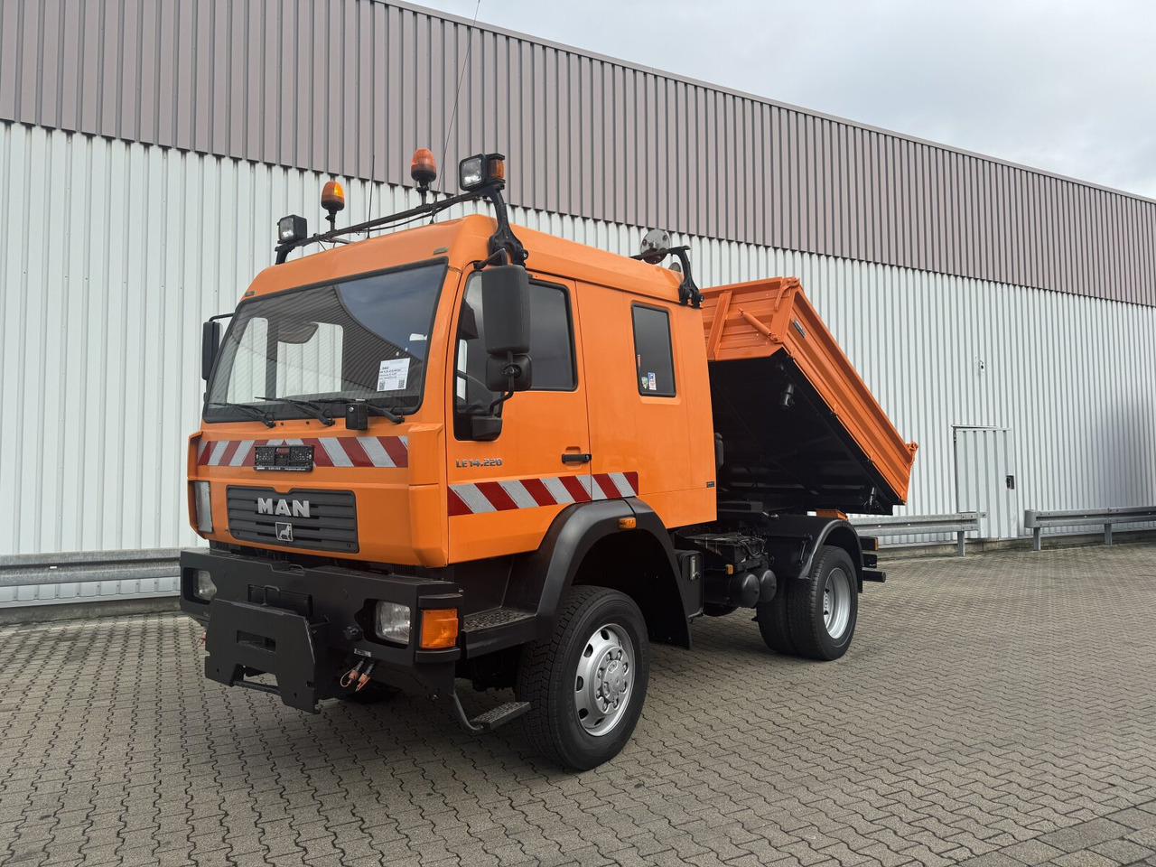 MAN 14.225 LAK 4x4 BB Doka 14.225 LAK 4x4 BB Doka, Winterdienstausstattung - Tipper: picture 1 MAN 14.225 LAK 4x4 BB Doka 14.225 LAK 4x4 BB Doka, Winterdienstausstattung - Tipper: picture 1
