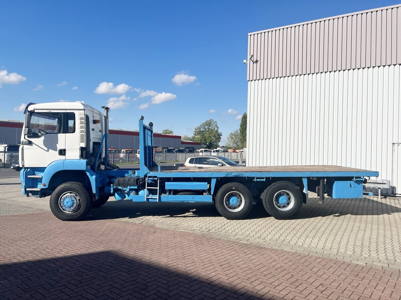MAN TGA 26.310 6X6 BB TGA 26.310 6X6 BB - Hook lift truck: picture 2 MAN TGA 26.310 6X6 BB TGA 26.310 6X6 BB - Hook lift truck: picture 2