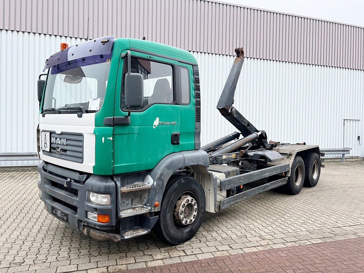 MAN TGA 26.463 6x4 BB TGA 26.463 6x4 BB - Hook lift truck: picture 1 MAN TGA 26.463 6x4 BB TGA 26.463 6x4 BB - Hook lift truck: picture 1