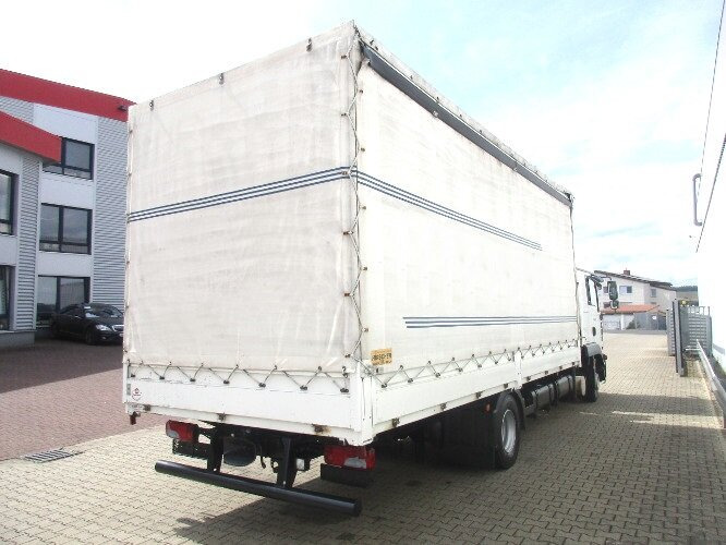 Crane truck, Curtainsider truck MAN TGL 12.240 BL 4x2 TGL 12.240BL 4x2, mit Kran Hiab 088 mit Funk: picture 12