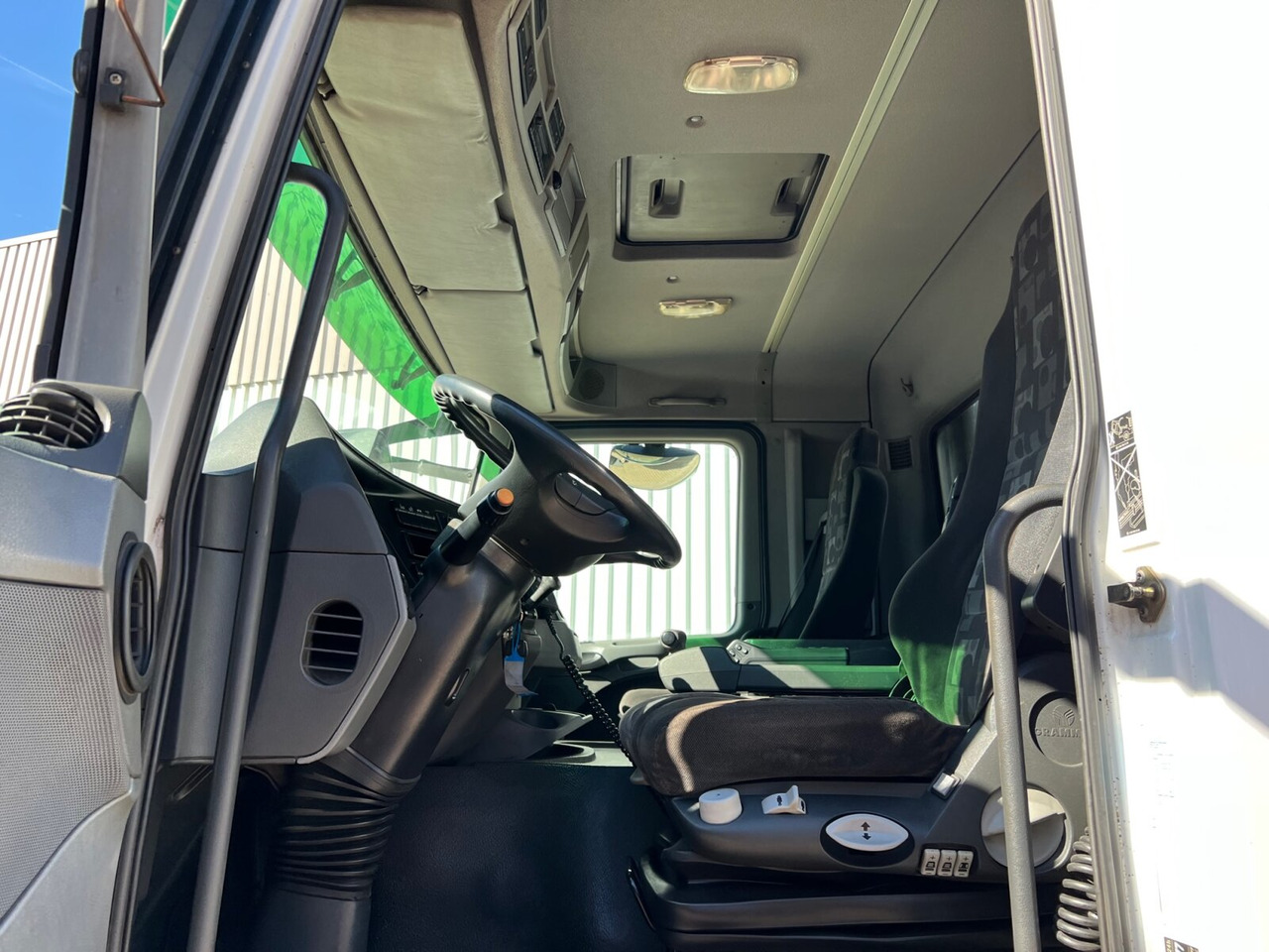 Mercedes-Benz Actros 2541 L 6x2 Actros 2541 L 6x2/48 Retarder, Lenk-/Liftachse - Hook lift truck: picture 3 Mercedes-Benz Actros 2541 L 6x2 Actros 2541 L 6x2/48 Retarder, Lenk-/Liftachse - Hook lift truck: picture 3