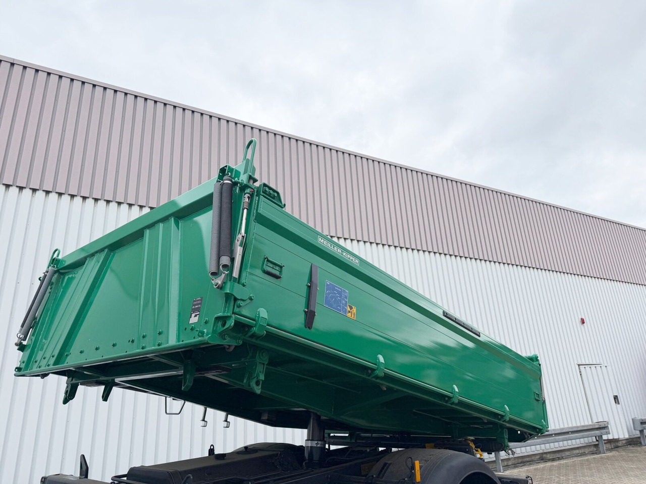 Mercedes-Benz Arocs 1840 K 4x2 Arocs 1840 K 4x2, MultimediaCockpit, Alu-Bordwände, Platz für Kranmontage - Tipper: picture 2 Mercedes-Benz Arocs 1840 K 4x2 Arocs 1840 K 4x2, MultimediaCockpit, Alu-Bordwände, Platz für Kranmontage - Tipper: picture 2