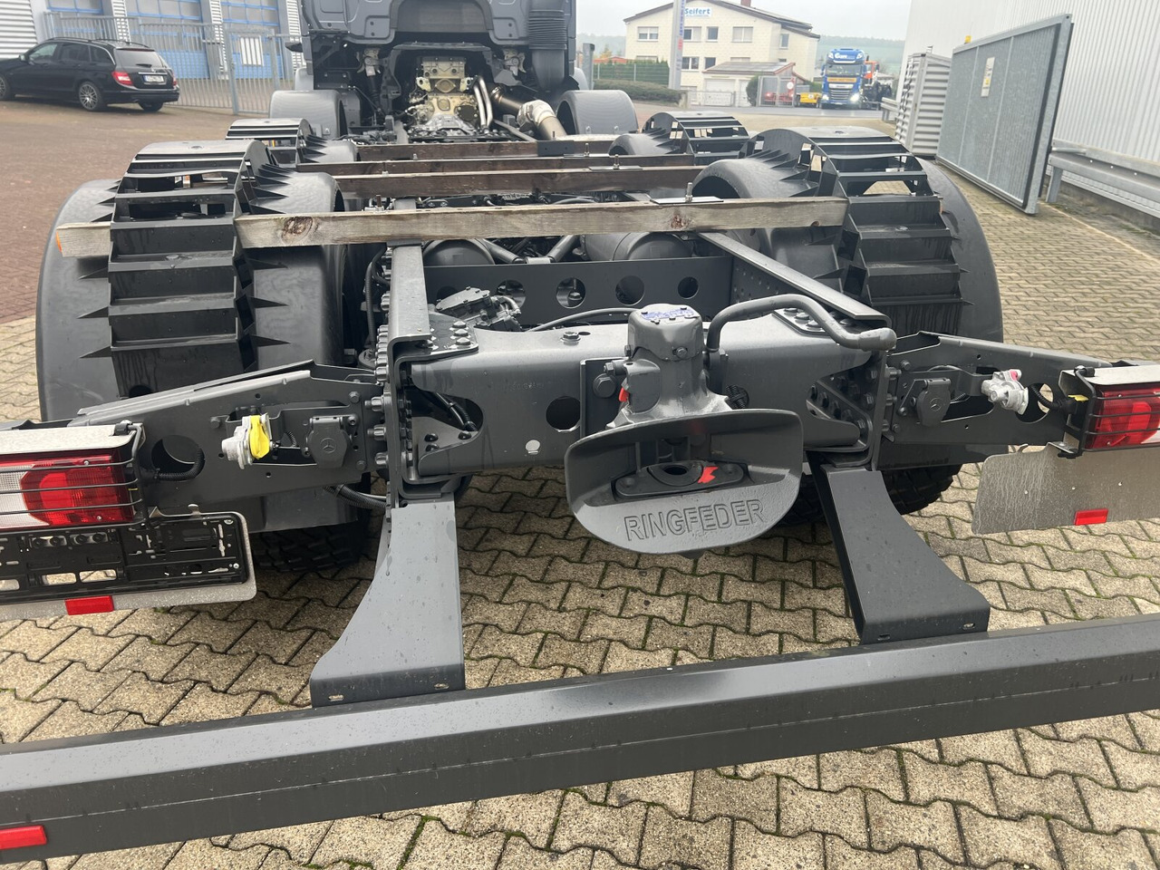 Mercedes-Benz Arocs 3251 L 8x4/4 Arocs 3251 L 8x4/4, Motorabtrieb - Hook lift truck: picture 5 Mercedes-Benz Arocs 3251 L 8x4/4 Arocs 3251 L 8x4/4, Motorabtrieb - Hook lift truck: picture 5