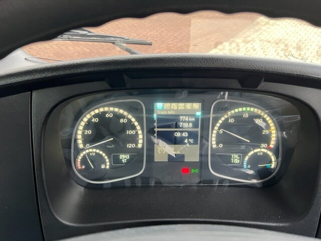 Mercedes-Benz Atego 1630 AK 4x4 Atego 1630 AK 4x4, 2x Nebenantrieb, Rechtslenker - Cab chassis truck: picture 5 Mercedes-Benz Atego 1630 AK 4x4 Atego 1630 AK 4x4, 2x Nebenantrieb, Rechtslenker - Cab chassis truck: picture 5
