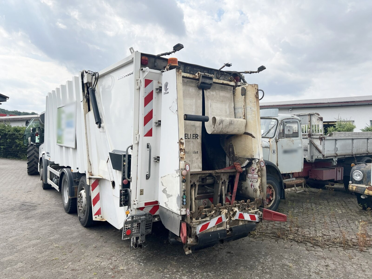 Garbage truck for transportation of garbage Mercedes-Benz Econic 2629 L/NLA 6x2/4, Ersatzteilspender! Econic 2629 L/NLA 6x2/4, EEV, Lenkachse, FAUN Variopress 522, Zöller-Schüttung, Ersatzteilspender!: picture 7 Garbage truck for transportation of garbage Mercedes-Benz Econic 2629 L/NLA 6x2/4, Ersatzteilspender! Econic 2629 L/NLA 6x2/4, EEV, Lenkachse, FAUN Variopress 522, Zöller-Schüttung, Ersatzteilspender!: picture 7
