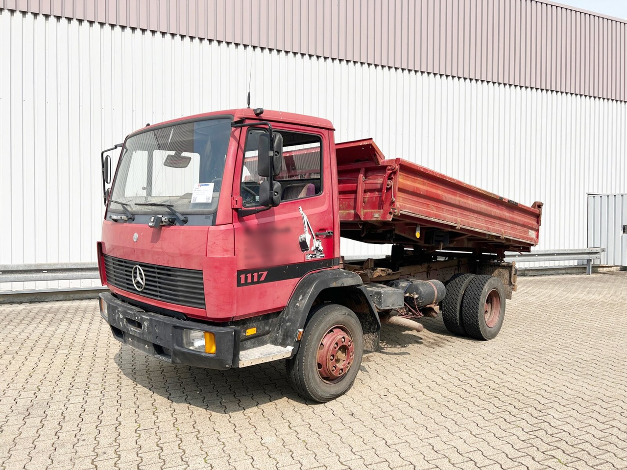 Mercedes-Benz LK 1117 K 4x2 LK 1117 K 4x2, 6-Zylinder Motor, 2x AHK - Tipper: picture 1 Mercedes-Benz LK 1117 K 4x2 LK 1117 K 4x2, 6-Zylinder Motor, 2x AHK - Tipper: picture 1