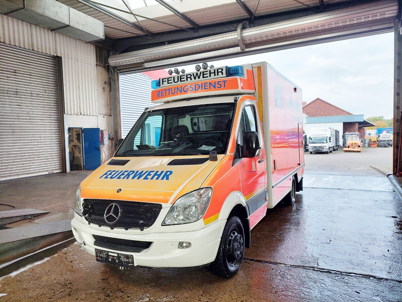 Mercedes-Benz Sprinter 515 CDI 4x2 Sprinter 515 CDI 4x2, Rettungswagen, Retarder - Fire truck: picture 1 Mercedes-Benz Sprinter 515 CDI 4x2 Sprinter 515 CDI 4x2, Rettungswagen, Retarder - Fire truck: picture 1