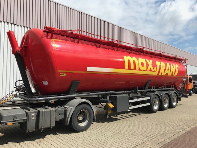 SSK 60/10-24 ADR Kässbohrer SSK 60/10-24 ADR, 60 cbm, - Silo semi-trailer: picture 1 SSK 60/10-24 ADR Kässbohrer SSK 60/10-24 ADR, 60 cbm, - Silo semi-trailer: picture 1