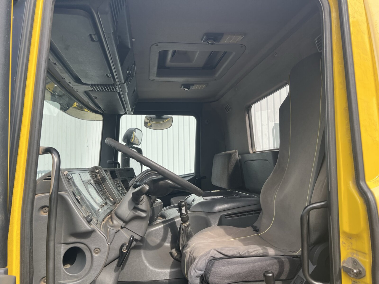 Interior photo 1: Skip loader truck Scania 94G 260 GB 4x2 94G 260 GB 4x2, Meiller
