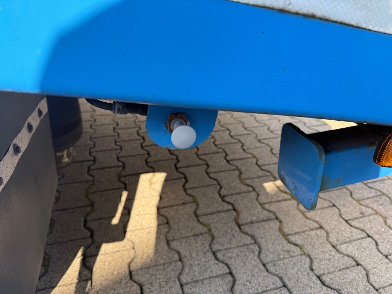 Scorpion 3-Achs Tiefladeanhänger Scorpion 3-Achs Tiefladeanhänger, Liftachse, pneumatische Auffahrrampen - Low loader trailer: picture 4 Scorpion 3-Achs Tiefladeanhänger Scorpion 3-Achs Tiefladeanhänger, Liftachse, pneumatische Auffahrrampen - Low loader trailer: picture 4