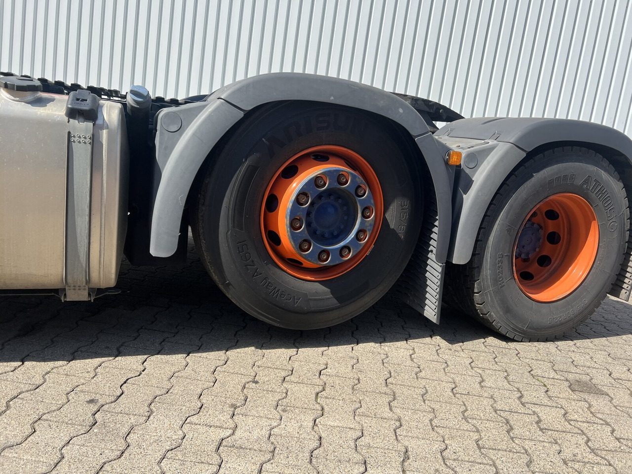MAN TGX 26.500 6X2/4 BLS TGX 26.500 6X2/4 BLS, Intarder, Vorlauflenk-/lift, Standklima, XXL-Fahrerhaus - Tractor unit: picture 3 MAN TGX 26.500 6X2/4 BLS TGX 26.500 6X2/4 BLS, Intarder, Vorlauflenk-/lift, Standklima, XXL-Fahrerhaus - Tractor unit: picture 3