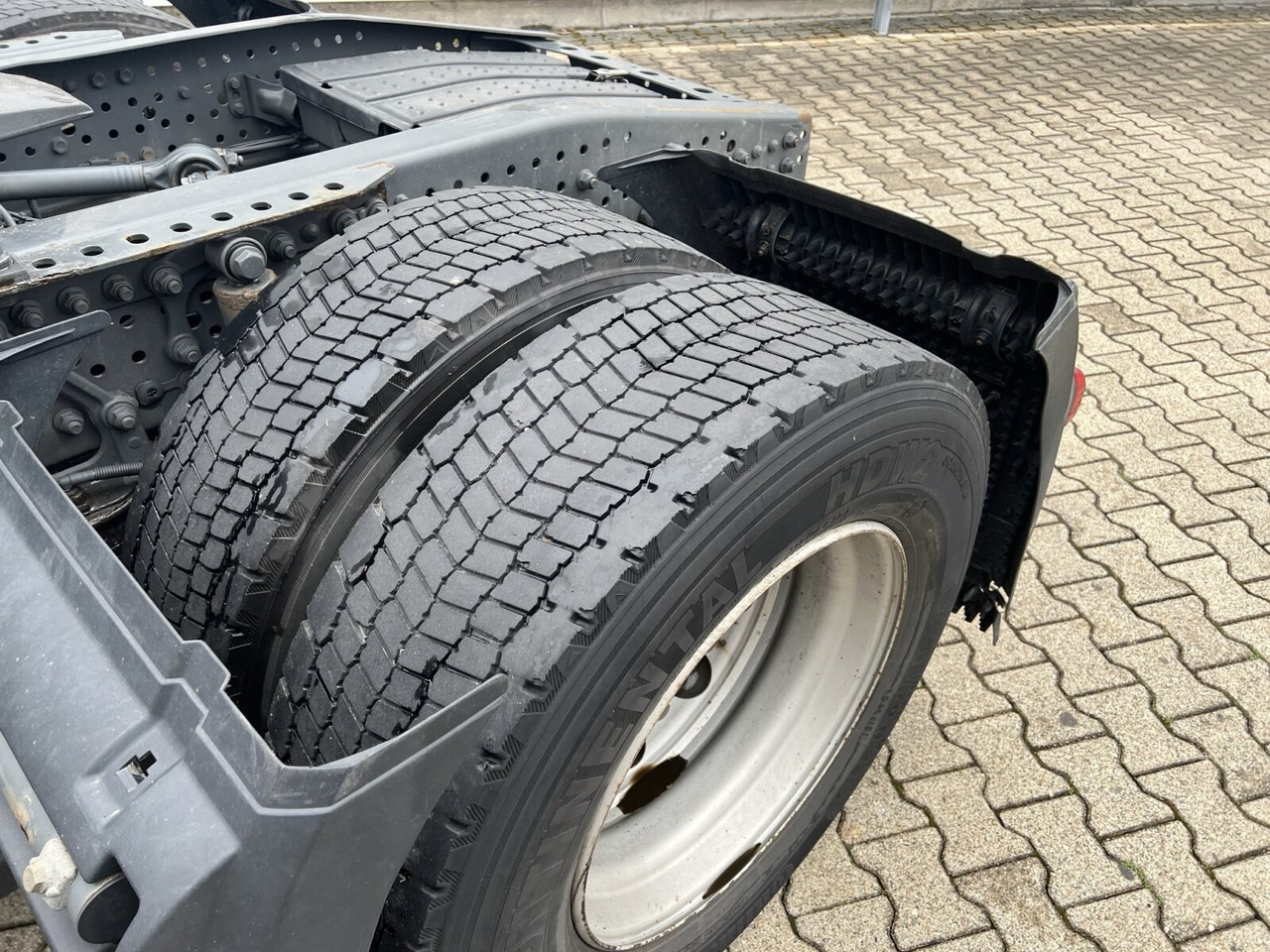 Mercedes-Benz Actros 1842/45 LS 4x2 Actros 1842/45 LS 4x2, 3x VORHANDEN - Tractor unit: picture 2 Mercedes-Benz Actros 1842/45 LS 4x2 Actros 1842/45 LS 4x2, 3x VORHANDEN - Tractor unit: picture 2