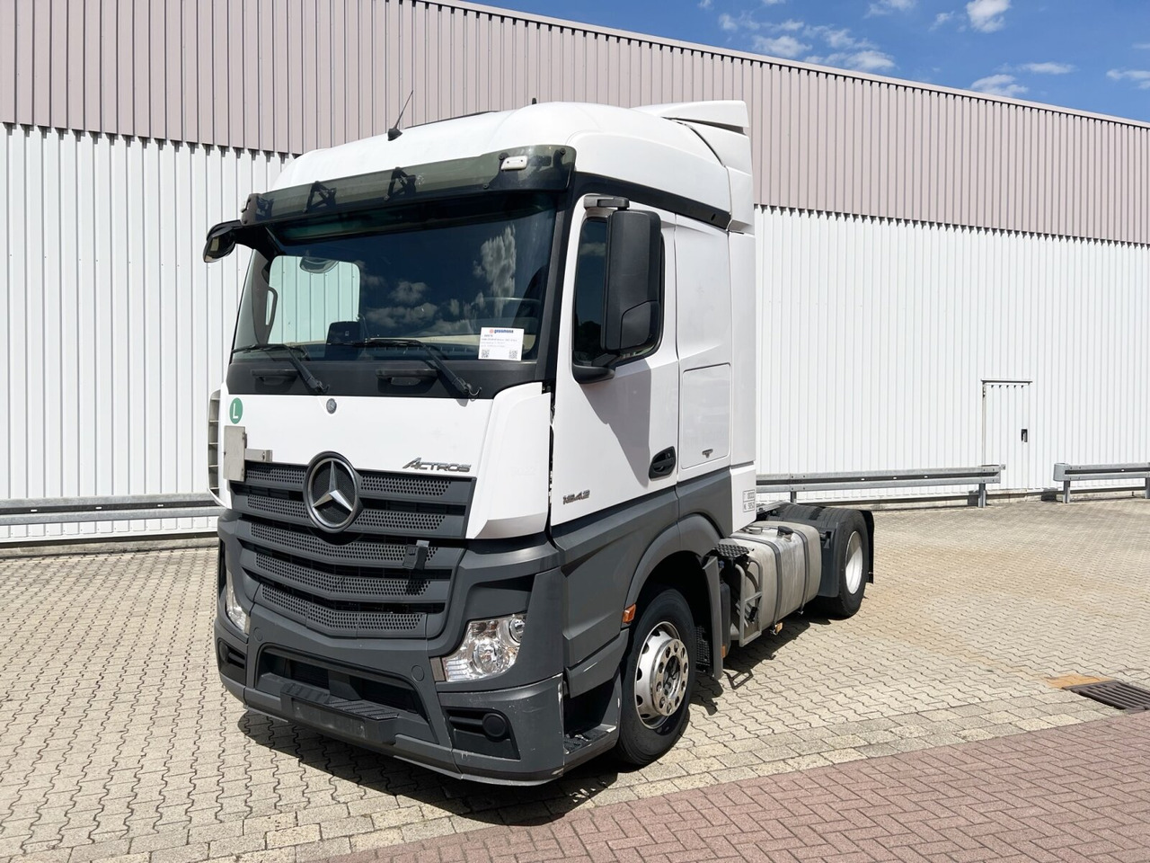 Mercedes-Benz Actros 1842/45 LS 4x2 Actros 1842/45 LS 4x2, 3x VORHANDEN - Tractor unit: picture 1 Mercedes-Benz Actros 1842/45 LS 4x2 Actros 1842/45 LS 4x2, 3x VORHANDEN - Tractor unit: picture 1