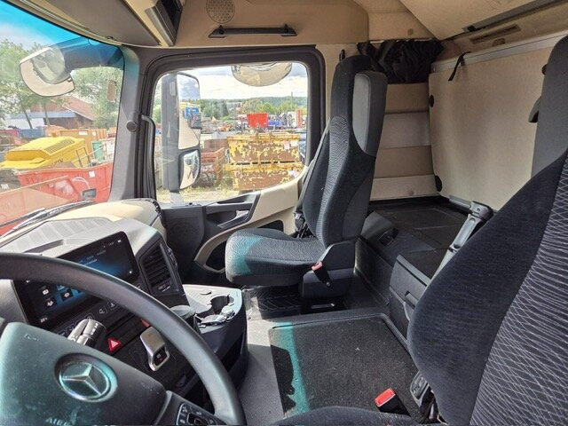 Mercedes-Benz Actros 1846 LS 4x2 Actros 1846 LS 4x2, MultimediaCockpit, StreamSpace, ADR, 3x Vorhanden! - Tractor unit: picture 3 Mercedes-Benz Actros 1846 LS 4x2 Actros 1846 LS 4x2, MultimediaCockpit, StreamSpace, ADR, 3x Vorhanden! - Tractor unit: picture 3
