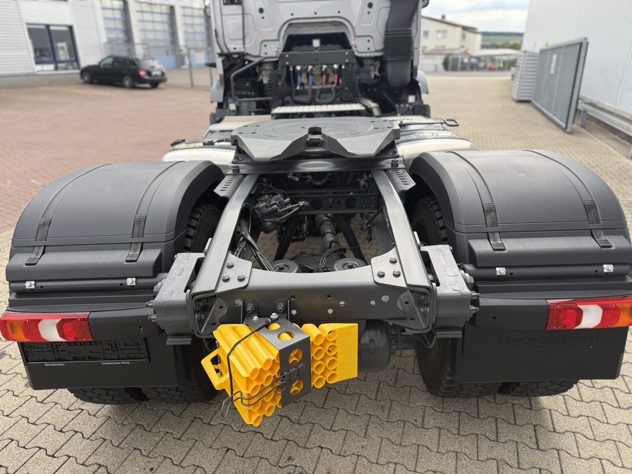 New Tractor unit Mercedes-Benz Arocs 1853 AS 4x4 Arocs 1853 AS 4x4, Retarder, MultimediaCockpit, Navi: picture 14 New Tractor unit Mercedes-Benz Arocs 1853 AS 4x4 Arocs 1853 AS 4x4, Retarder, MultimediaCockpit, Navi: picture 14