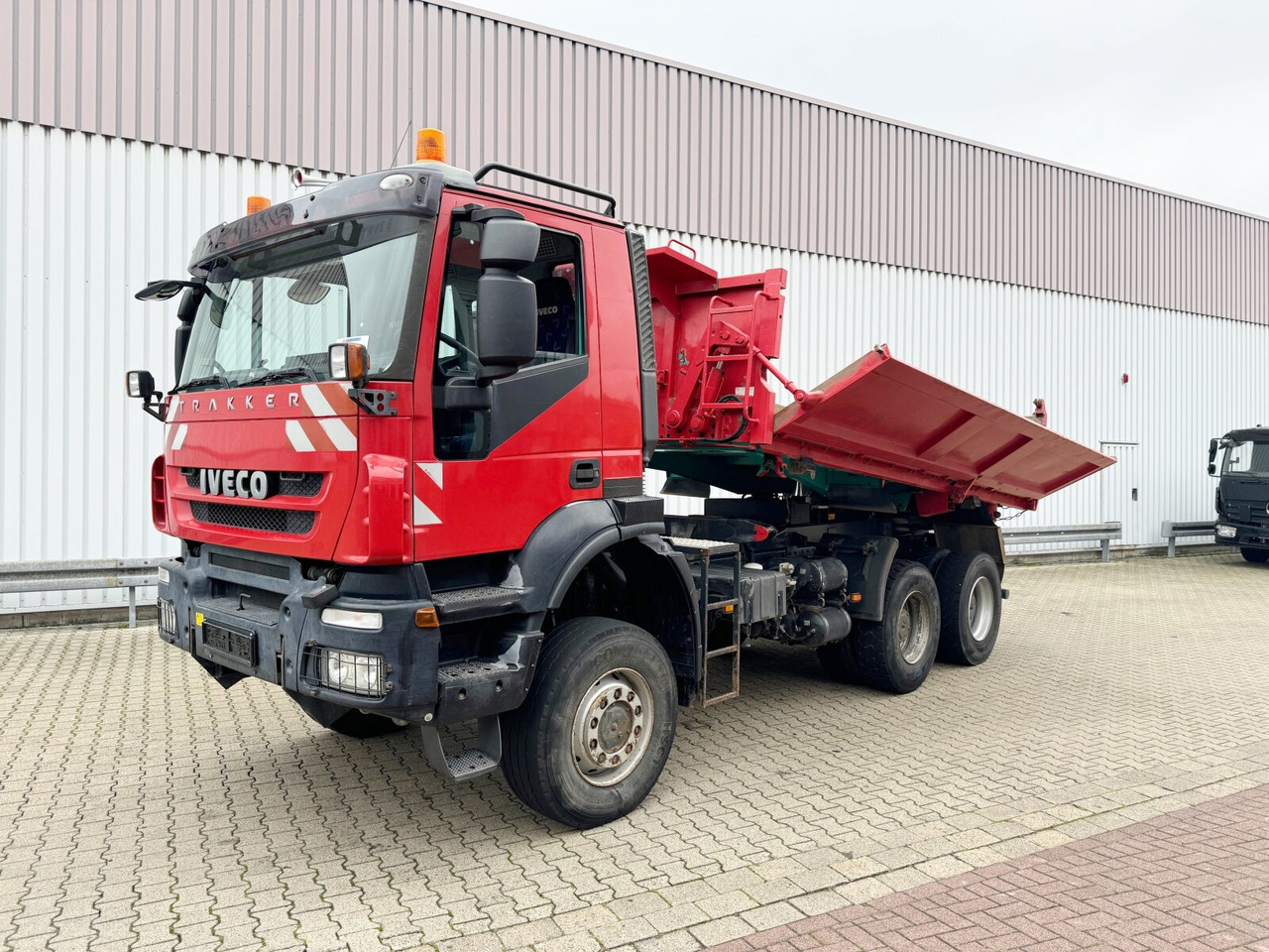 Trakker AD260T45W 6x6 Trakker AD260T45W 6x6, Bordmatik - Tipper: picture 1 Trakker AD260T45W 6x6 Trakker AD260T45W 6x6, Bordmatik - Tipper: picture 1