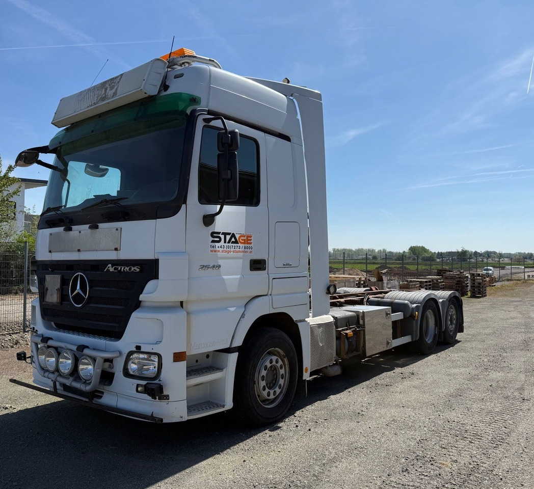 MERCEDES-BENZ Actros 2548L - Cab chassis truck: picture 2 MERCEDES-BENZ Actros 2548L - Cab chassis truck: picture 2