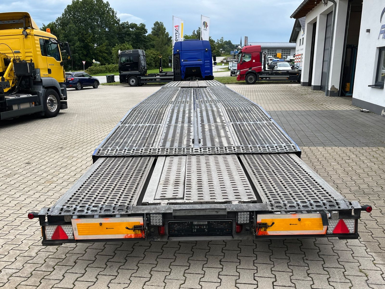MAN TGL 8.250 Autotransp. mit FVG Ultraliner - Autotransporter truck: picture 3 MAN TGL 8.250 Autotransp. mit FVG Ultraliner - Autotransporter truck: picture 3