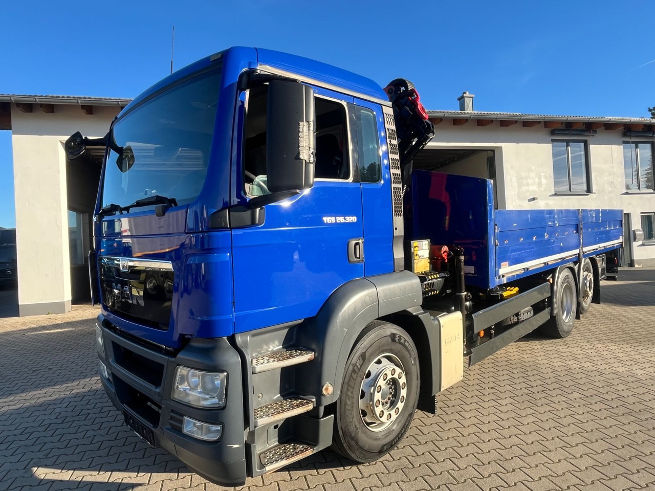MAN TGS 26.320 Pritsche mit Kran Palfinger PK12002 - Dropside/ Flatbed truck, Crane truck: picture 2 MAN TGS 26.320 Pritsche mit Kran Palfinger PK12002 - Dropside/ Flatbed truck, Crane truck: picture 2