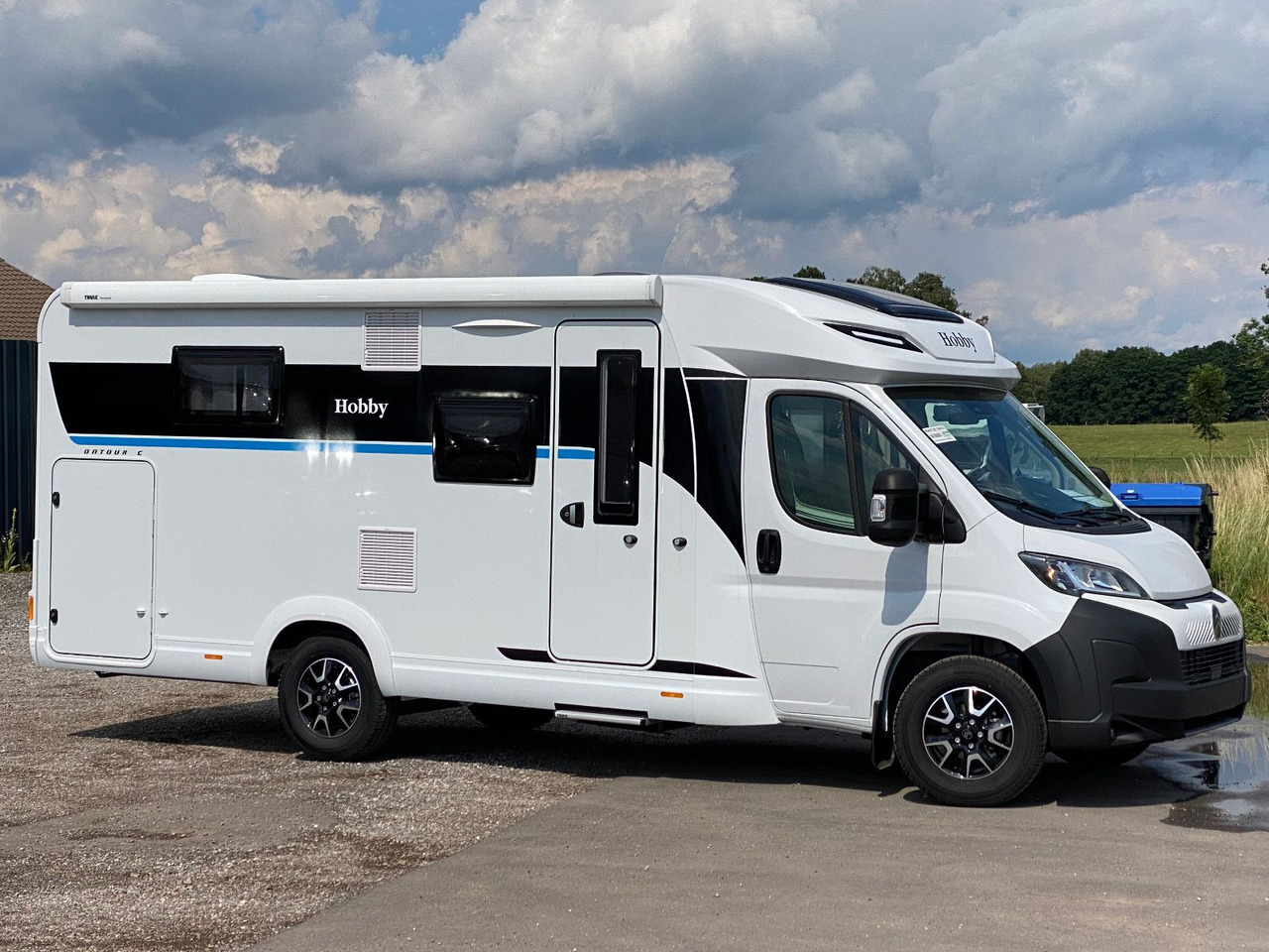 Hobby OnTour C 700 GQ MJ25/MARKISE/RFK/SAFETY-PAKET - Semi-integrated motorhome: picture 2 Hobby OnTour C 700 GQ MJ25/MARKISE/RFK/SAFETY-PAKET - Semi-integrated motorhome: picture 2