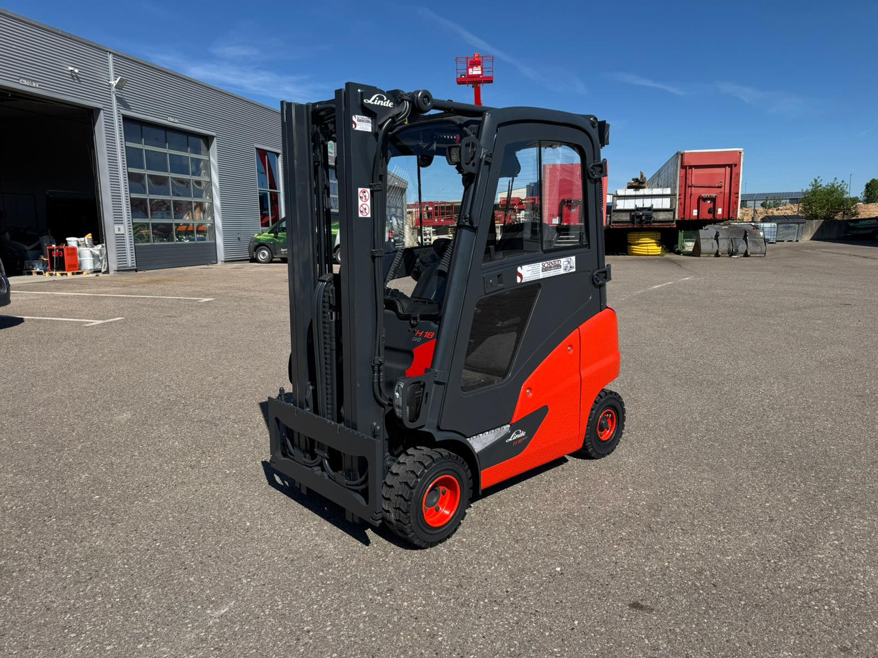 LINDE H18D-01 Triplexmast Diesel 3.+4. Ventil Kabine Heizung - Diesel forklift: picture 1 LINDE H18D-01 Triplexmast Diesel 3.+4. Ventil Kabine Heizung - Diesel forklift: picture 1