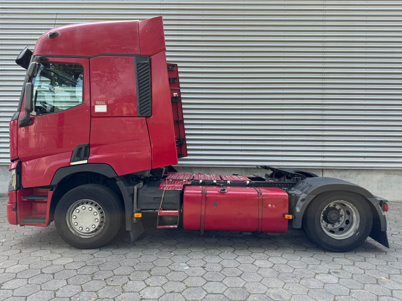 Renault T 460 / 2 Tanks / Refrigerator / 2 Beds / Euro 6 - Tractor unit: picture 5 Renault T 460 / 2 Tanks / Refrigerator / 2 Beds / Euro 6 - Tractor unit: picture 5