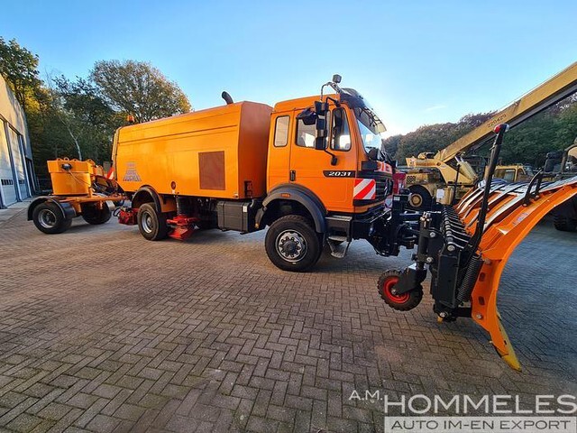 Road sweeper Overaasen RS 200: picture 6