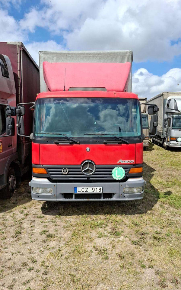 Mercedes-Benz 823 - Curtainsider truck: picture 1 Mercedes-Benz 823 - Curtainsider truck: picture 1