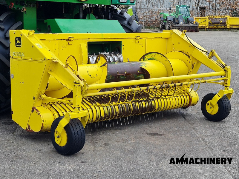 John Deere 630A pick-up - Corn header for Agricultural machinery: picture 2 John Deere 630A pick-up - Corn header for Agricultural machinery: picture 2