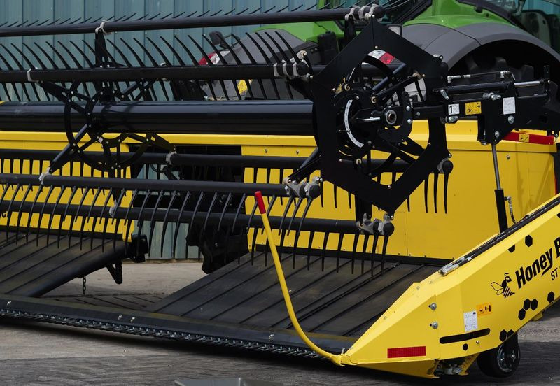 New Grain header Honey Bee ST 36 - BANDSCHWADMÄHWERK: picture 11 New Grain header Honey Bee ST 36 - BANDSCHWADMÄHWERK: picture 11