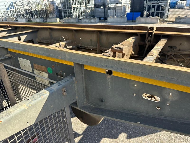 Container transporter/ Swap body trailer AJK AET - 30T CONTAINERAANHANGER - SAF - DISC BRAKES - AIR SUSP. - GOOD TIRES - TÜV 15-03-2026 - SmartBoard - BELGISCHE PAPIEREN: picture 16 Container transporter/ Swap body trailer AJK AET - 30T CONTAINERAANHANGER - SAF - DISC BRAKES - AIR SUSP. - GOOD TIRES - TÜV 15-03-2026 - SmartBoard - BELGISCHE PAPIEREN: picture 16