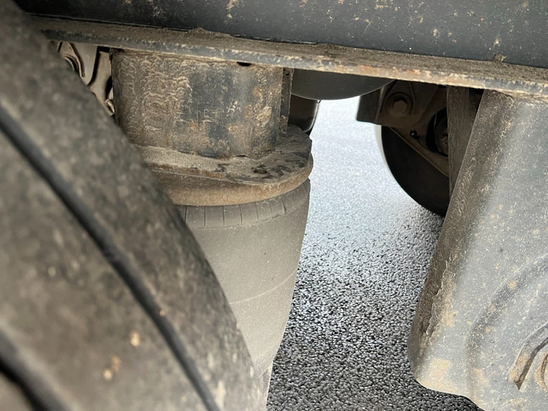 Curtainsider semi-trailer Krone 3-AXLES TRAILER - SAF DISC - LIFT + STEERING AXLE - TAILLIFT: picture 16