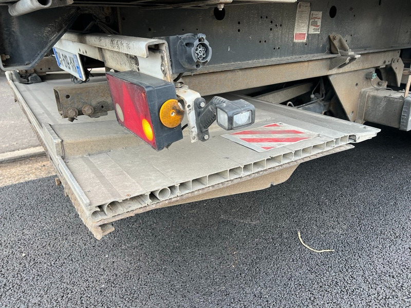 Curtainsider semi-trailer Krone 3-AXLES TRAILER - SAF DISC - LIFT + STEERING AXLE - TAILLIFT: picture 7