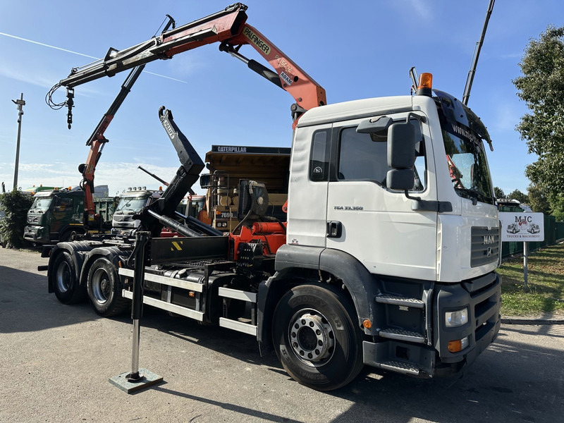 Hook lift truck, Crane truck MAN TGA 33.360 6x4 HAAKSYSTEEM + KRAAN PALFINGER PK 15002 - MANUEEL - BLADVERIGN - NAAFREDUCTIE - BE TRUCK: picture 1