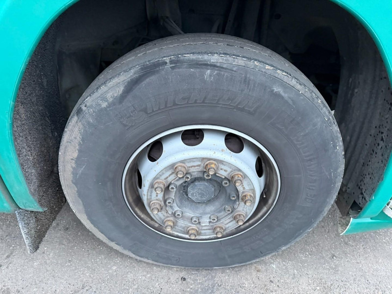 Curtainsider truck Scania G360 4x2 CURTAINSIDE BOX (9m20 x 2m55 x 2m50) - RETARDER - MANUAL - TAILLIFT - EURO 5 - SLEEPERCAB - SPOILERS: picture 19 Curtainsider truck Scania G360 4x2 CURTAINSIDE BOX (9m20 x 2m55 x 2m50) - RETARDER - MANUAL - TAILLIFT - EURO 5 - SLEEPERCAB - SPOILERS: picture 19