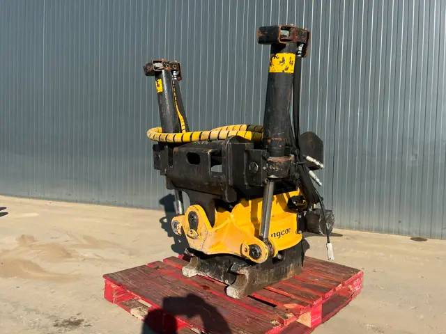 Engcon EC30-S70-S70-SS9 / S70 - Attachment for Construction machinery: picture 1 Engcon EC30-S70-S70-SS9 / S70 - Attachment for Construction machinery: picture 1