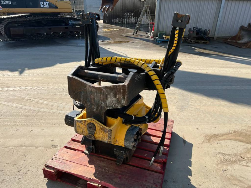 Engcon EC30-S70-S70-SS9 / S70 - Attachment for Construction machinery: picture 5 Engcon EC30-S70-S70-SS9 / S70 - Attachment for Construction machinery: picture 5
