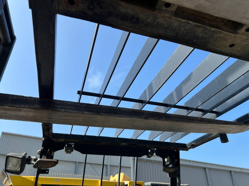 Cat 313E / 320F / 323E / 325F / 329E / 330F / 336E / 3 - Cab and interior for Construction machinery: picture 3 Cat 313E / 320F / 323E / 325F / 329E / 330F / 336E / 3 - Cab and interior for Construction machinery: picture 3