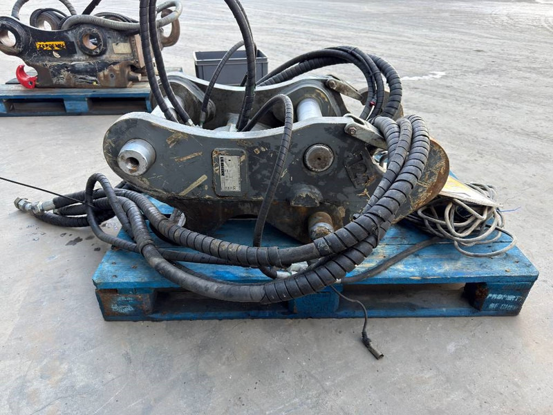 Liebherr SWA48 - 323F Likufix - Quick coupler for Construction machinery: picture 5 Liebherr SWA48 - 323F Likufix - Quick coupler for Construction machinery: picture 5