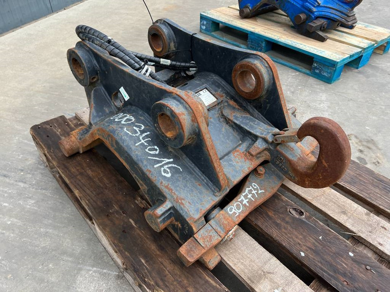 Verachtert CW20 - 312 / 311F / 313F / 315F - Quick coupler for Construction machinery: picture 3 Verachtert CW20 - 312 / 311F / 313F / 315F - Quick coupler for Construction machinery: picture 3