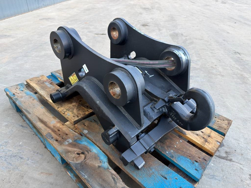 Verachtert CW20 - M312 / M314F / M315D / M315F / M316C / M31 - Quick coupler for Construction machinery: picture 3 Verachtert CW20 - M312 / M314F / M315D / M315F / M316C / M31 - Quick coupler for Construction machinery: picture 3